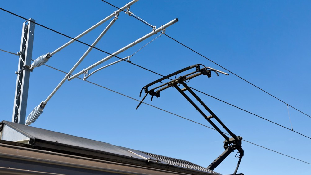 Railway overhead equipment and pantograph
